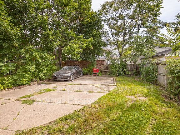 2nd image of 6924 Claasen Ave #Up