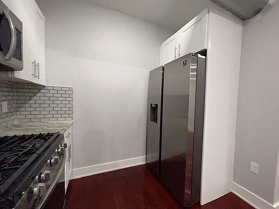 5th image of 300-302 Richmond St #16