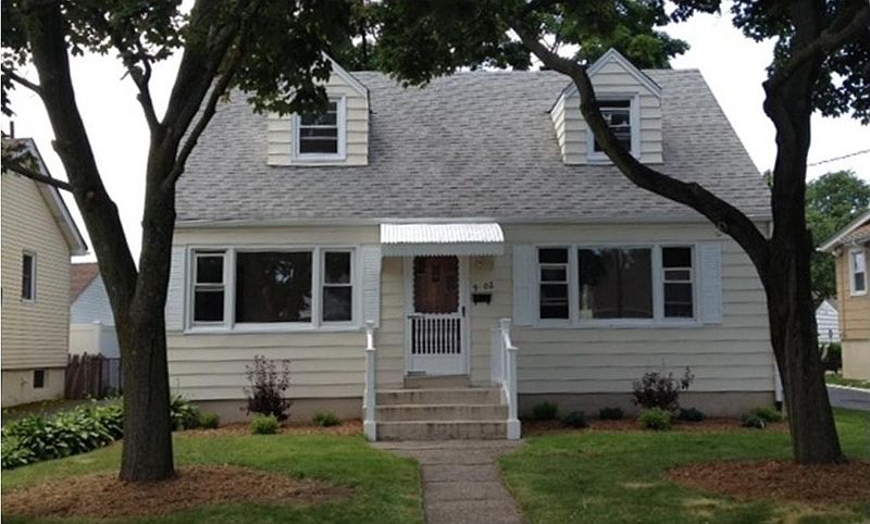 2nd image of 9-02 1st St