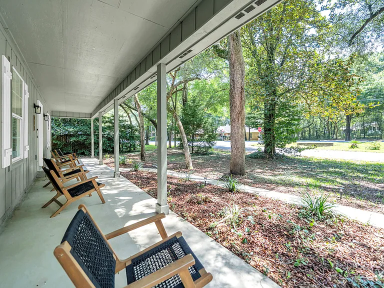 910 Whisperwood Ln S — Photo 35