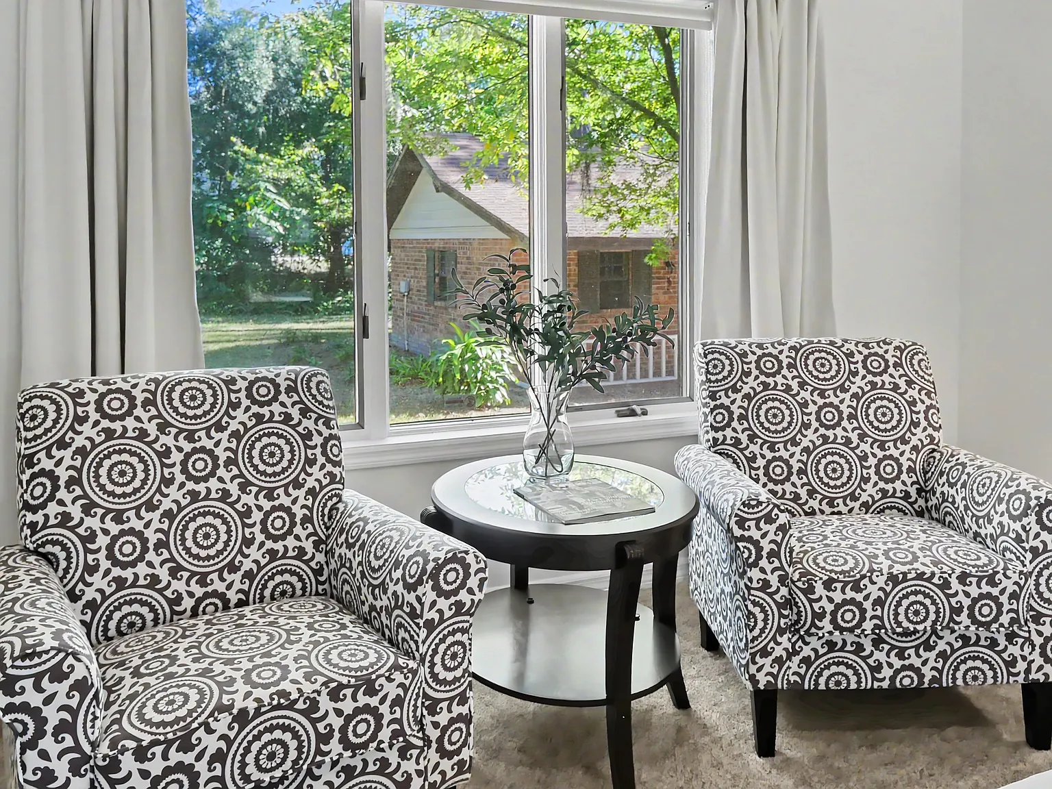 3 bed, 2666 sqft, $4,950 — Photo 3