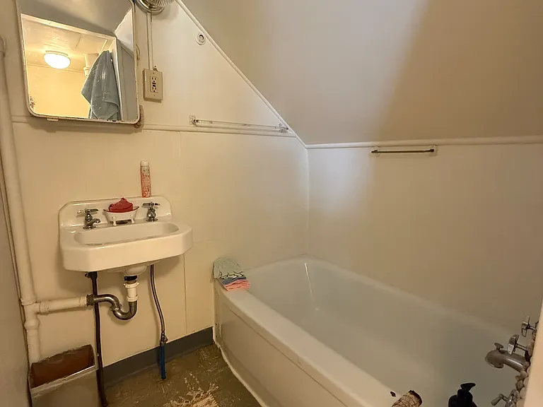 322 W Seneca St #1 — Photo 11