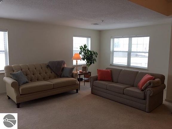 5th image of 301 N Lake St Unit 204