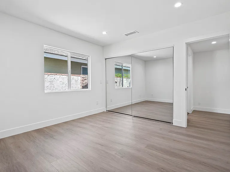7906 Oakdale Ave — Photo 20