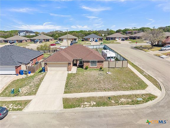 2nd image of 2902 Markos Dr