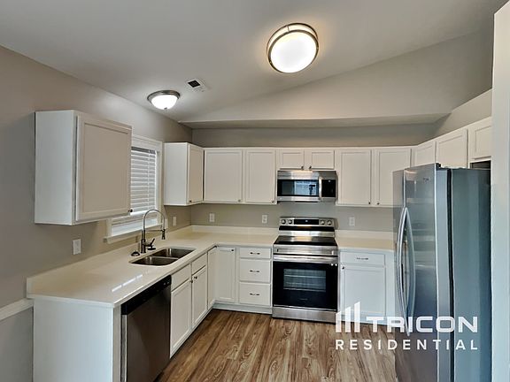 5th image of 1447 Bromwich Dr