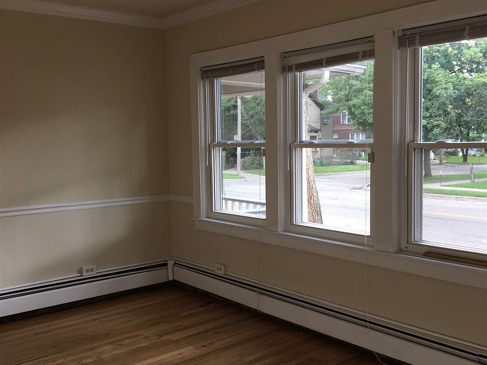 232 Summit Living Room1