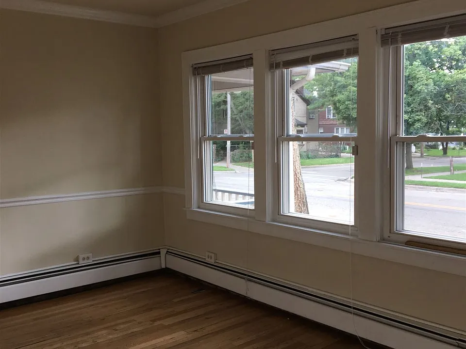 232 Summit Living Room1