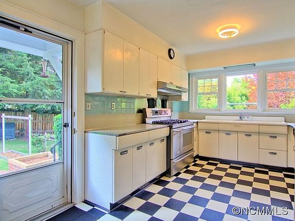 5th image of 1126 Highland Ave