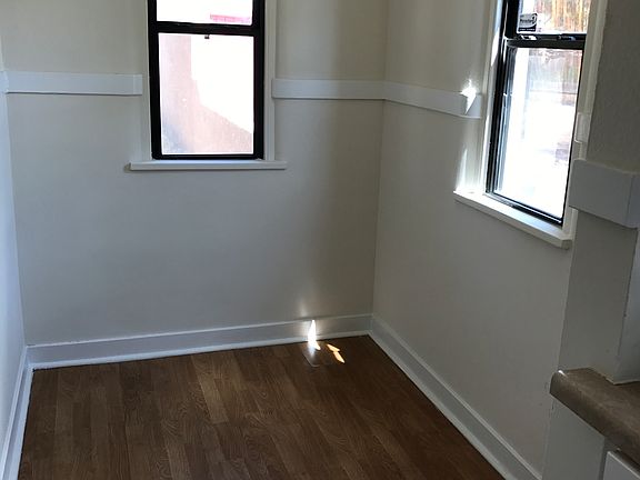 3rd image of 1623 Martin Luther King Ave NE