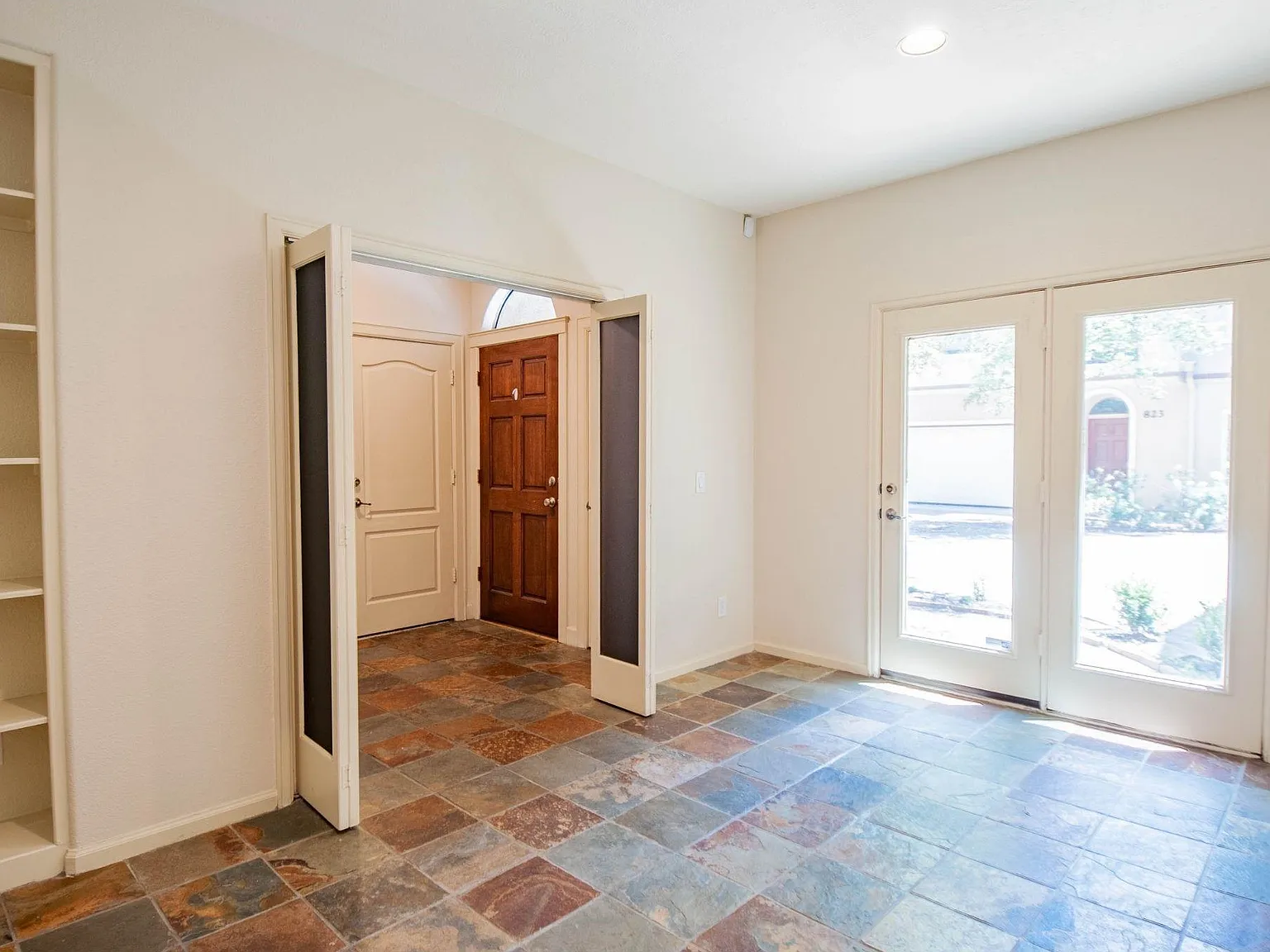 3 bed, 3.5 bath, 2164 sqft, $3,175 — Photo 4