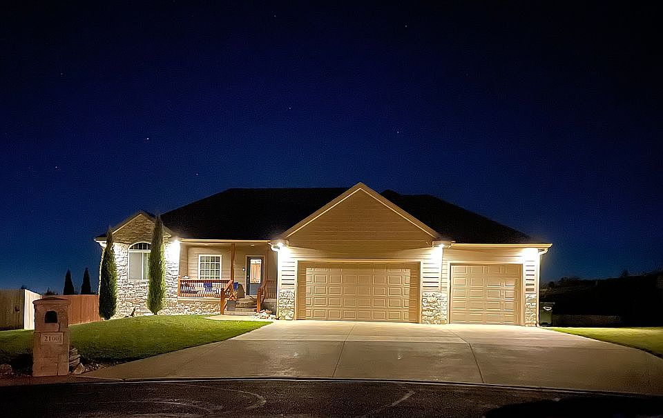 1st image of 2100 Brookefield Dr
