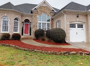 1001 Manderleigh Dr, Knightdale, NC 27545