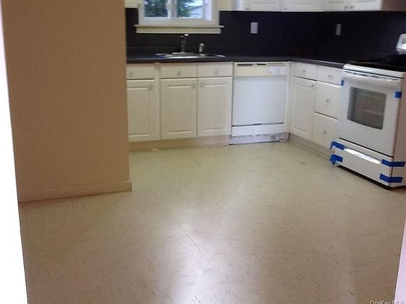2nd image of 133 Franklin Ave