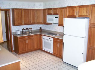 3 Carriage Ct, Mount Laurel, NJ 08054
