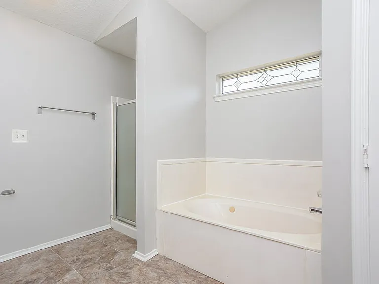 10431 Amanda Dr — Photo 10