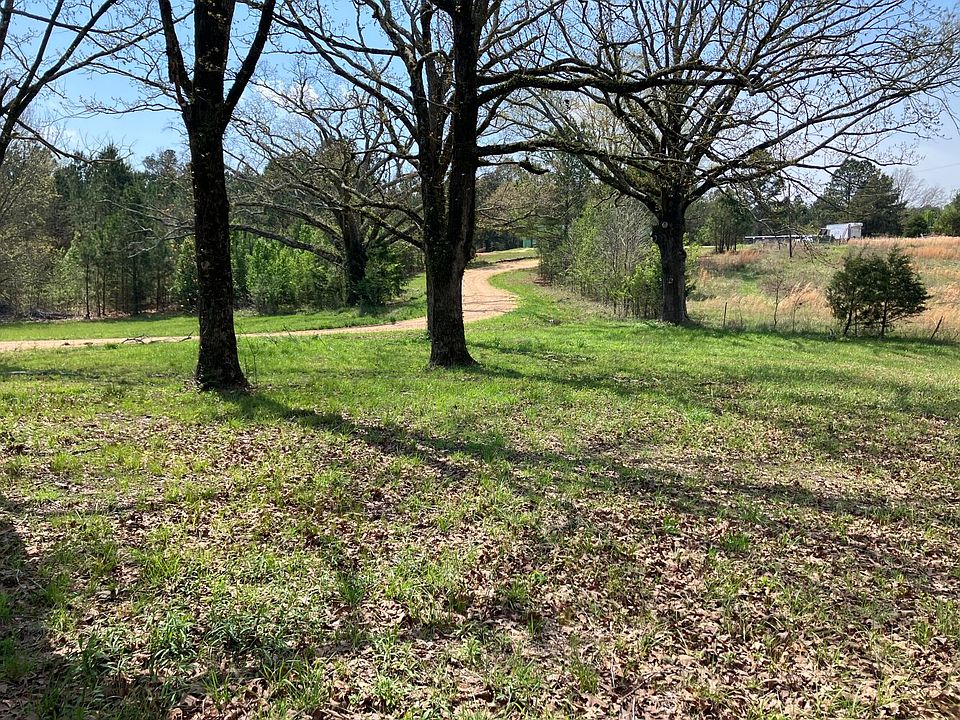 This is a beautiful shaded homesite.