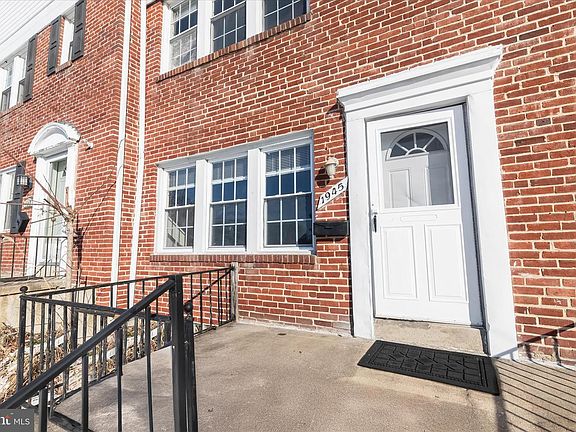 2nd image of 1945 Edgewood Rd