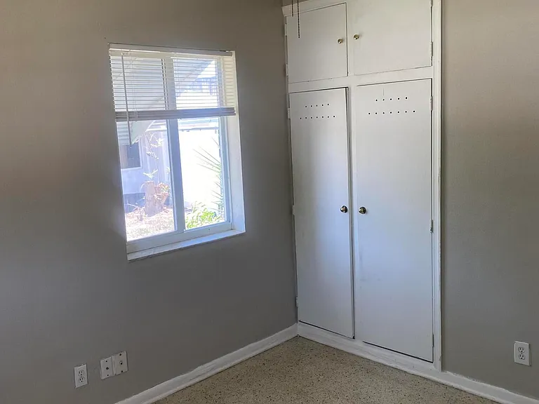 917 S Ridge St — Photo 15