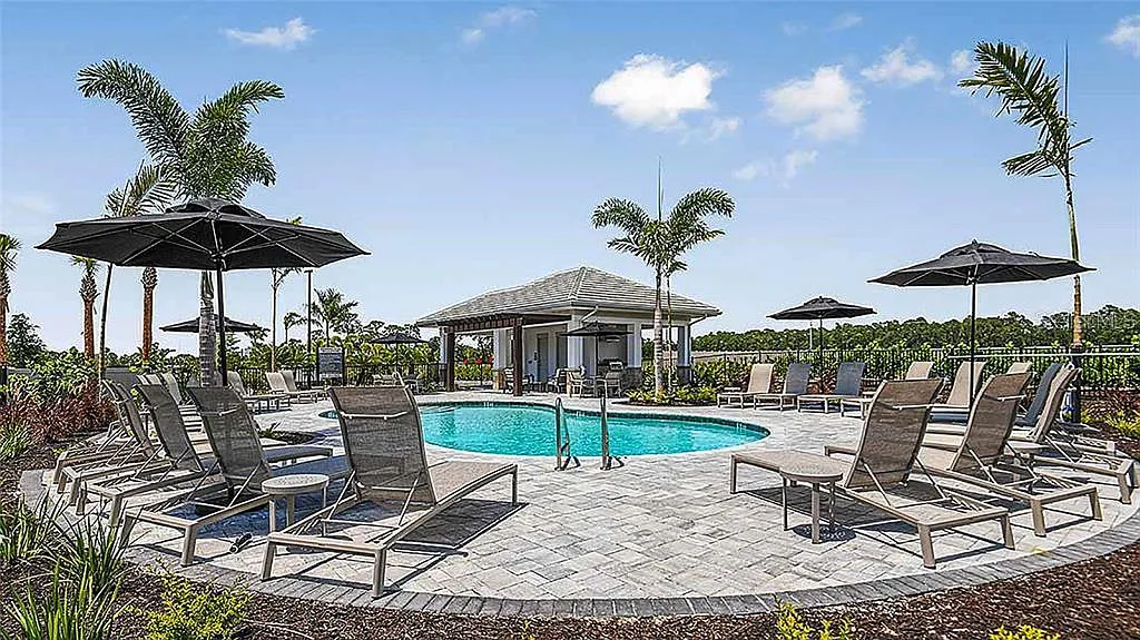 3 bed, 2.5 bath, 1373 sqft, $2,275 — Photo 3