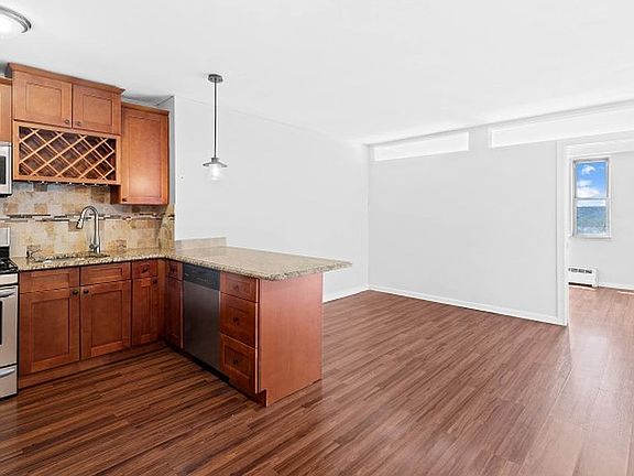 2nd image of 5700 Arlington Ave APT 9P