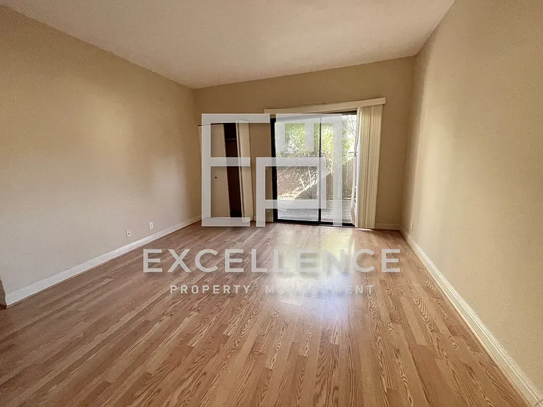 1336 Greenwich Ct — Photo 5