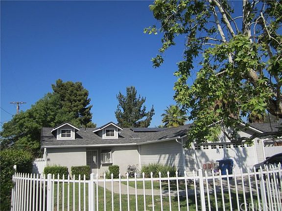 3rd image of 15555 Dearborn St