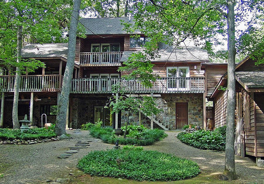 2nd image of 121 Lake Meadow Dr