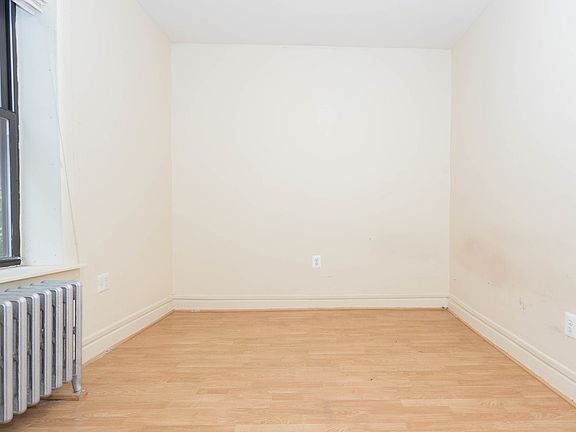 5th image of 22-07 19th St #D