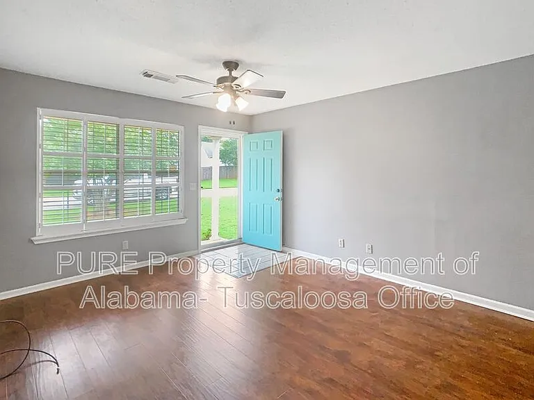 2751 Meadowlark Ln — Photo 3