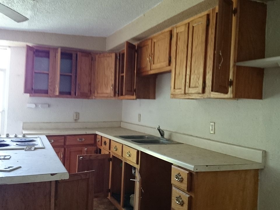 2nd image of 702 N Washington Blvd