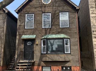 1444 W Polk St #1F, Chicago, IL 60607