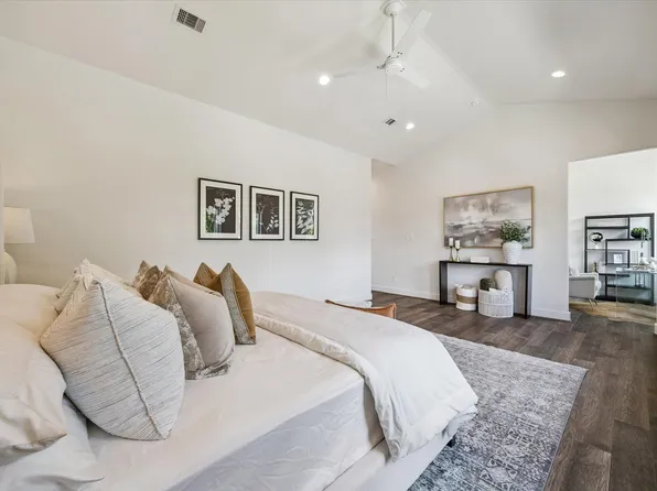 3827 Arlington St, Houston, TX 77018
