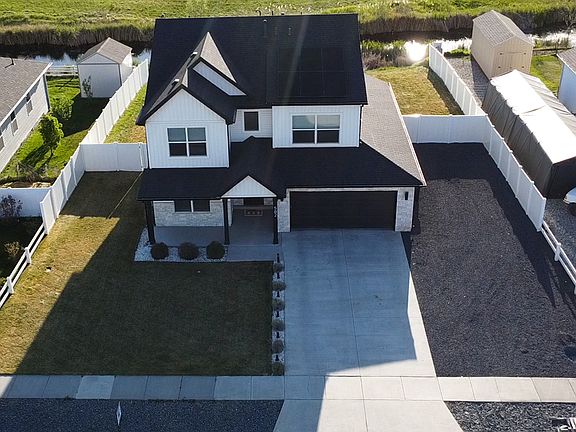 5th image of 582 S Lakeside Dr
