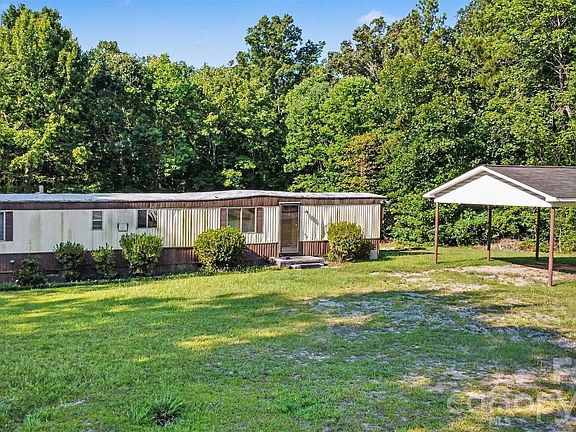 3rd image of 2156 John Everall Rd