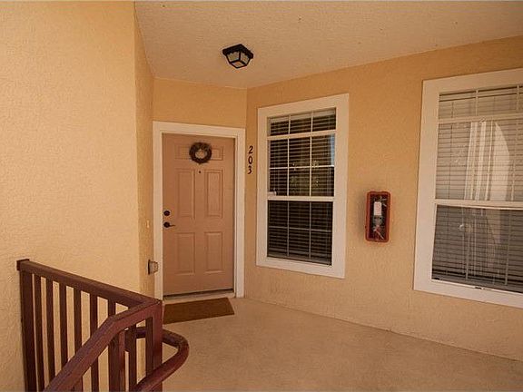 4th image of 692 Seabrook Ct Unit 203