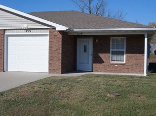 305 Rylee Cir UNIT B, Holts Summit, MO 65043