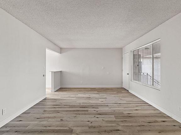 3rd image of 1050 Gaviota Ave APT 14