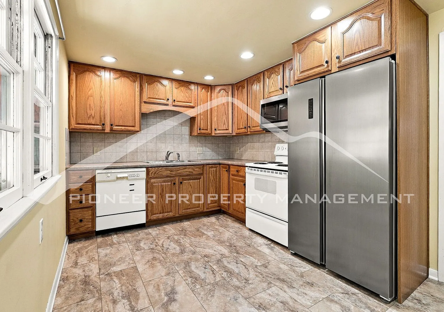 Charming Home with Central AC and Washer/Dryer — Photo 4