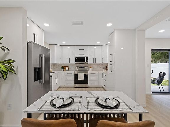 5th image of 22402 STILLWOOD DRIVE