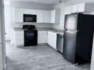 819 Thomas St #B, Bonham, TX 75418