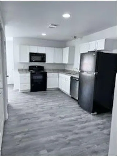 819 Thomas St #A Photo 1