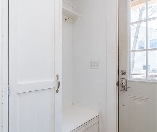 5th image of 239 Speen St