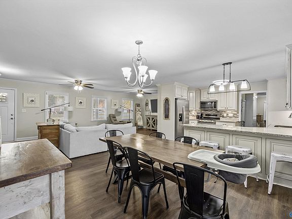 5th image of 15168 Kings Dr