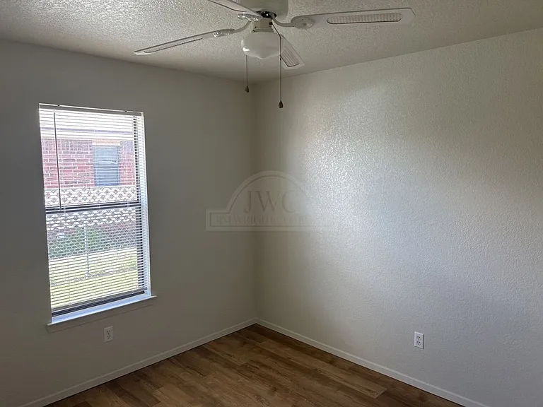 621 Deloris Dr — Photo 8
