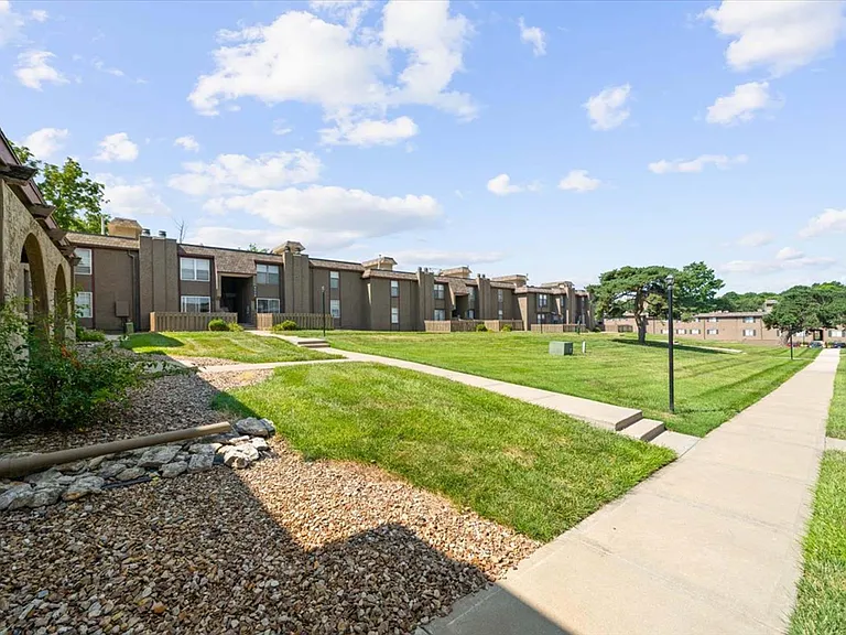 Fiesta Square Apartments and Townhomes — Photo 10