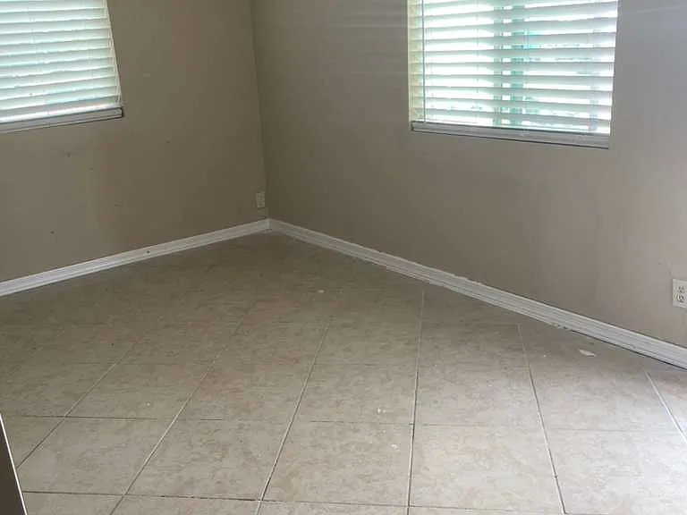 6627 S 22nd Pl #3 — Photo 3