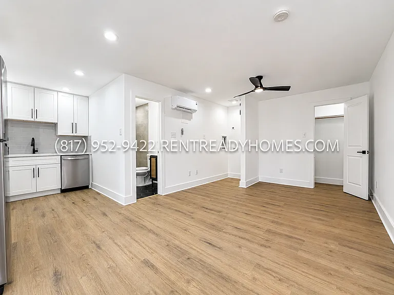 1510 W Jefferson Blvd #105 — Photo 3