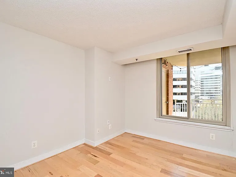 7500 Woodmont Ave #S712 — Photo 29
