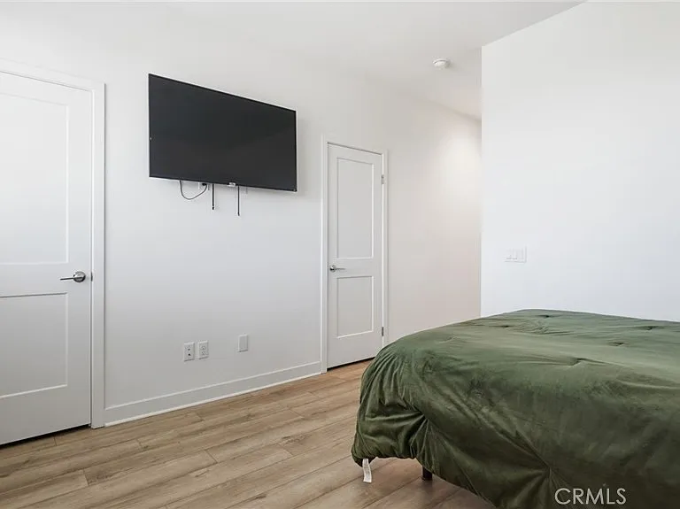 2560 Valentina Way — Photo 29